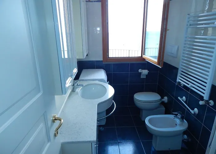 La Perla Aparthotel *